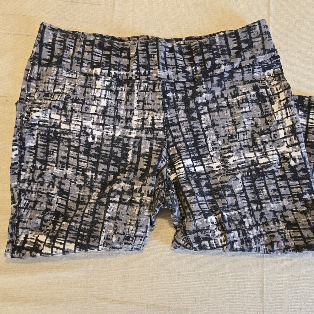 Danskin NW 2X Black Gray Patterned Leggings Cotton Spandex